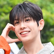 ギャップに沼落ち…“NiziUの弟”NEXZ・YUKI、ネクタイ解く男らしさに「心臓が持たん」の声【PHOTO】