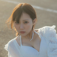 田中美久、圧巻の水着姿からスタイリッシュな“大人衣装”まで...デジタルフォトブックが発売決定