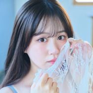 元つばきファクトリー・新沼希空、『FLASH』初登場！色白美ボディあらわに