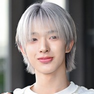 雰囲気ガラリ…“NiziUの弟”NEXZ・トモヤ、スタイリッシュな髪色に反響「これは大優勝」【PHOTO】