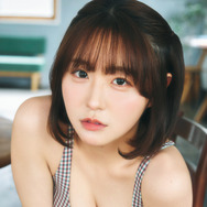 HKT48・市村愛里、美谷間あらわな水着グラビア！“一緒に暮らしている”かのような距離感で撮影