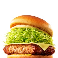 モスバーガー、“サクじゅわっ”食感「メンチカツチーズバーガー」登場！月見フォカッチャも復活販売