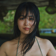 福井梨莉華、夜のバリ島で魅せる“グラマラスボディ”！1st写真集先行カットを披露