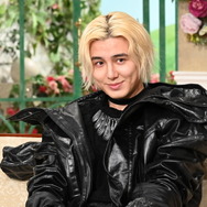 藤井風、「徹子の部屋」に初出演！父から「岡山から出んでええ」と言われた過去を振り返る