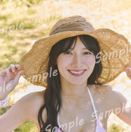 日向坂46・河田陽菜、ビキニ姿でピクニック！2nd写真集“未収録カット”の特典ポスター公開