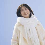 出口夏希、「メルティーキッス」イメージキャラクターに就任！ホワイトコーデで冬の透明感を表現