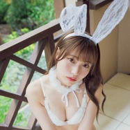 元NGT48・川越紗彩、“白バニー”風のランジェリーショット！1st写真集未公開カットを披露