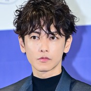 「日本のレジェンド俳優が韓国へ！」佐藤健いよいよ来韓に現地メディアも興奮「確固たる音楽的実力を…」