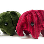 コメダ、明日より2026年福袋予約受付開始！店舗のソファー柄生地を使った「どむぞうくん」キーホルダーも