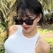 迫力バツグンのボリュームに圧倒される…韓国の元OLチアガール、“ピタッと”ピンクシャツSHOTに反響【PHOTO】