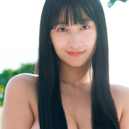 榎原依那、レアなロングヘアー姿！艶やか黒髪でバストを隠した衝撃カットが公開