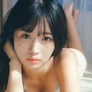 南みゆか、ハタチ初撮りグラビア！ランジェリー姿で谷間チラリ