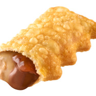 マクドナルド史上初の3層クリーム仕立て！新作「塩キャラメルアーモンドパイ」7日より発売