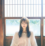 日向坂46・清水理央の“圧倒的な美”にフォーカス！和風の一軒家で撮り下ろし