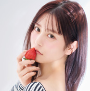 FRUITS ZIPPER・月足天音、“美背中”全開のナチュラルグラビア！表紙単独初登場＆デジタル写真集リリース