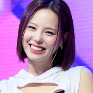 「デカめの声出た」NiziU・マコ、タイトドレスで“圧巻スタイル”披露！曲線美にファン釘付け