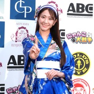 “奇跡の9等身ボディ”斎藤恭代、ミニスカ着物姿で「K-1 GP」ラウンドガールに挑戦！