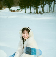 実熊瑠琉の初フォトスタイルブックが発売決定！雪景色の温泉街で“デート気分が味わえるカット”を撮り下ろし