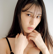 元乃木坂46・相楽伊織との“お試し同棲”を覗き見！春の新生活グラビアを披露