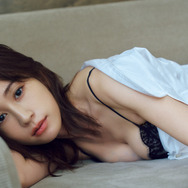 前田敦子、14年ぶりの写真集『Beste』電子版が主要ネット書店で1位に！美谷間あらわな未解禁カットを特別公開