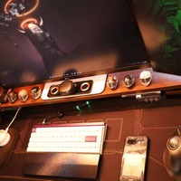 【デスクツアー】「和」の美とRGB照明の共存！黒基調のこだわり作業環境で動画編集に没頭する