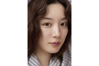 永野芽郁、異国の地フィリピンで撮影したフォトスタイルブック発売決定！“ありのままの本当の姿”を収めた一冊に 画像