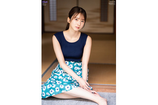 乃木坂46・菅原咲月、ノースリーブでしっとり！『ボム』表紙＆ロングインタビューに登場 画像