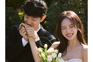 「シャワーも一緒にする夫婦」の臨月ビキニ姿が話題 画像