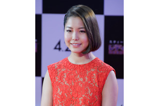 髙梨沙羅選手、エスコンで始球式「5度目になるんですが、届くことができなくて悔しい」 画像