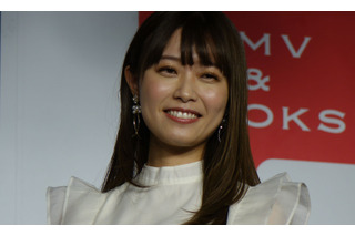 ABEMA西澤由夏アナ、「実は私、婚活してきました！」ウェディングフォト公開？ 画像