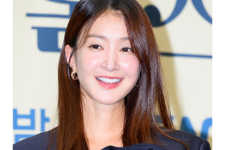 元夫の許可なく体外受精で妊娠・出産の韓国女優、産後4カ月とは思えない“くっきり腹筋”披露 画像