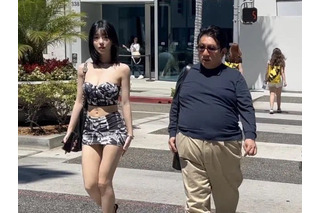 ビバリーヒルズで目撃された“BTSの父”と女性インフルエンサー、再び同じタイミングで話題に　一体なにが？ 画像