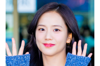 実兄が強制わいせつ疑惑のBLACKPINK・ジス、騒動後初の公の場で“笑顔崩さず”…カンヌで「ライジングスター賞」受賞 画像