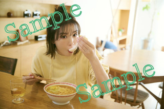 永野芽郁、スペシャルBOX「MAGNOLIE」の購入者特典フォトカードが公開！ 画像