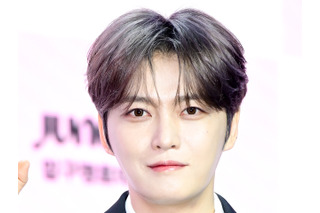 ジェジュン、洗練されたスーツ姿で“マスターオーラ”放つ！新番組に自信「最も独特」 画像