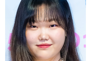“肥満治療薬”疑惑に悔しさを吐露したことも…兄と活動中の韓国女性歌手、激ヤセビジュ改めて注目 画像