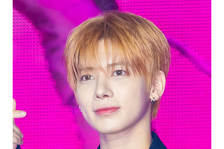 「メロの塊」TXT・テヒョン、春の陽気が似合うアイドル！公園で散歩する姿が可愛すぎると話題 画像