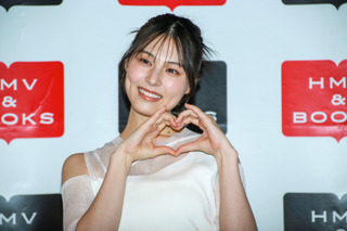 元乃木坂46・相楽伊織、白ランジェリー姿の眼鏡美女に！デジタル写真集「毎度お邪魔します」発売 画像