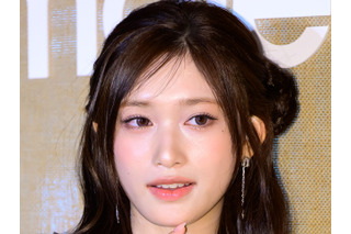 少し大人びた肌見せも…IVE・イソ、純白衣装＆日本の高級ジュエリーで見せた透明感 画像