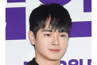 「金貸しに殴られた」突然の引退宣言から2日、顔に傷をつけて配信…韓国俳優、心配される近況 画像