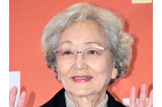 「神様は冷酷」無念な事故で孫が下半身不随に、そして今度は夫の死…韓国大女優に慰めの声多数 画像