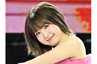 意外なボリューム感…元AKB48本田仁美、日本滞在中の“ピチっと”へそ出しルックに反響「眼福です」 画像