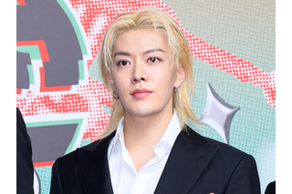 NCT・ユウタ、日本の大物俳優とプレゼント交換!?　仲良しすぎる交流に反響「思わず声出た」「素敵な関係」 画像