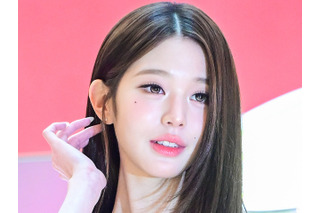 “リアルバービー”IVE・ウォニョン、スリットから覗く異次元美脚に視線クギ付け！完璧なプロ意識に感嘆の声も 画像