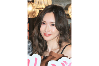 紗栄子、ミニスカやヘソ出しなど大人の色気漂う私服ショットをアップ！「か、か、か、か、可愛すぎる」とファン興奮 画像