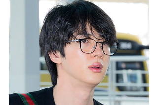「日本の恥」BTS・JINに無理やりキスの“中年女性”、「犯罪になるとは思わなかった」に続き異議申し立てで波紋 画像