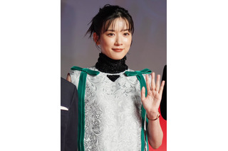 永野芽郁、パネル展に“本人降臨”　ファンからは「会いたかった」「相変わらず可愛い」 画像