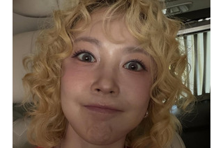 「誰!?」BoAの衝撃イメチェンにファン騒然！金髪カーリーヘアの別人級ビジュアルに驚きの声 画像