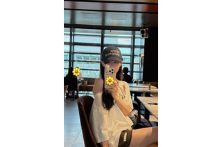 堀未央奈、美脚が映えるショートパンツ姿を披露！ 画像