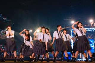日向坂46五期生、初の単独アリーナ公演で躍動！大野愛実「五期生の10人とこの世界で存在できてよかった」 画像